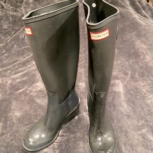 Hunter wedge boots